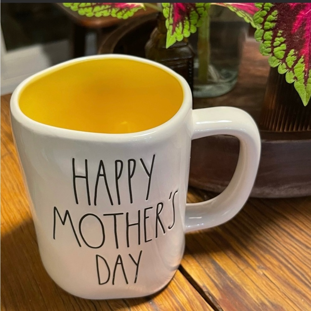 Rae Dunn HAPPY MOTHER’S DAY Large 16 oz  Mug, White with Yellow Inside, New